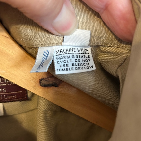 Willis & Geiger Men's Khaki hunting Shirt.Size L.Preowned, good condition - Picture 12 of 15